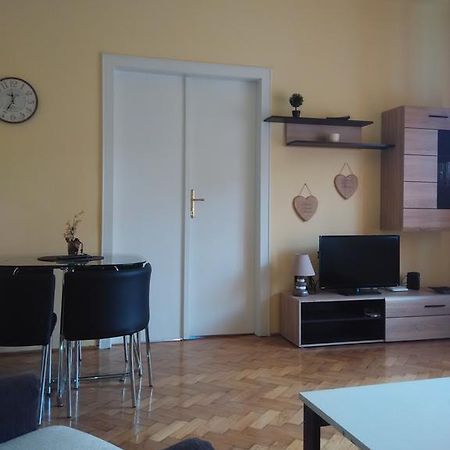 Anna Apartmanok Pécs Zewnętrze zdjęcie