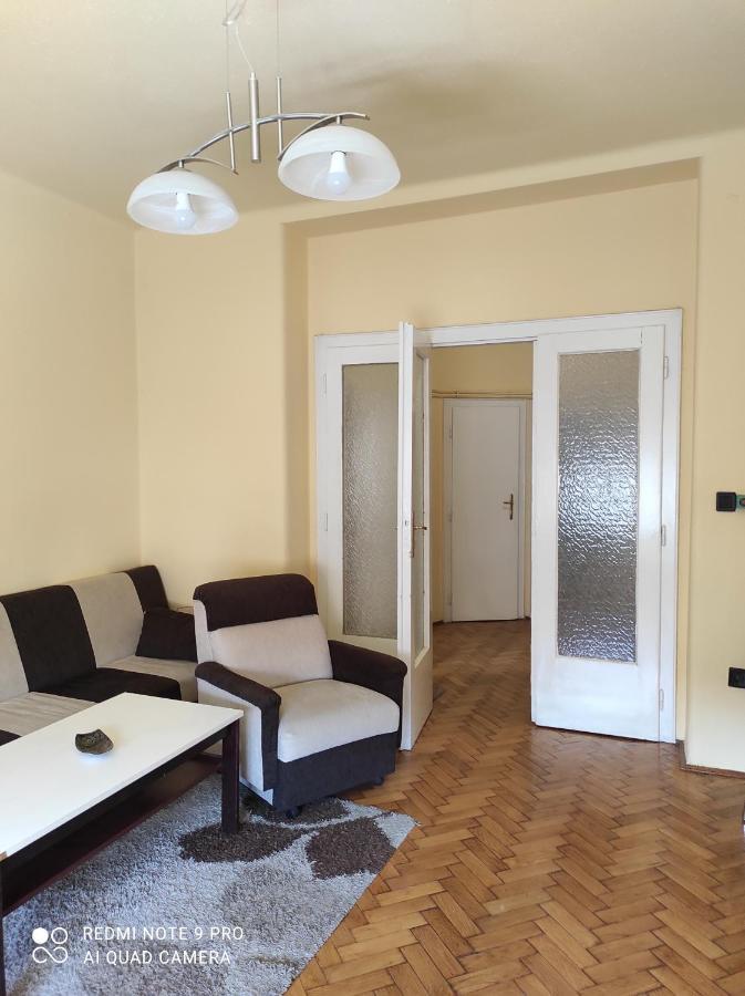 Anna Apartmanok Pécs Zewnętrze zdjęcie