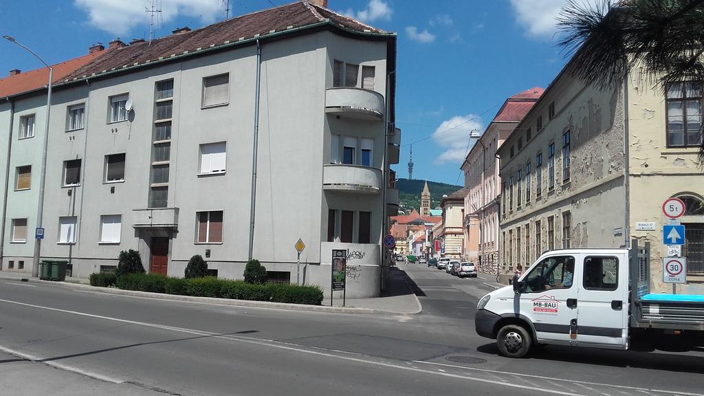 Anna Apartmanok Pécs Zewnętrze zdjęcie