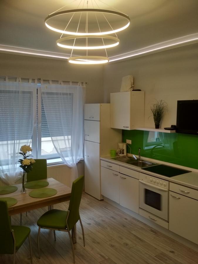 Anna Apartmanok Pécs Zewnętrze zdjęcie